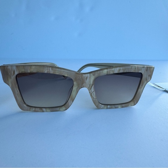 LE SPECS SUNGLASSES HERO ALT FIT  IN GOLD SEASHELL main image 7
